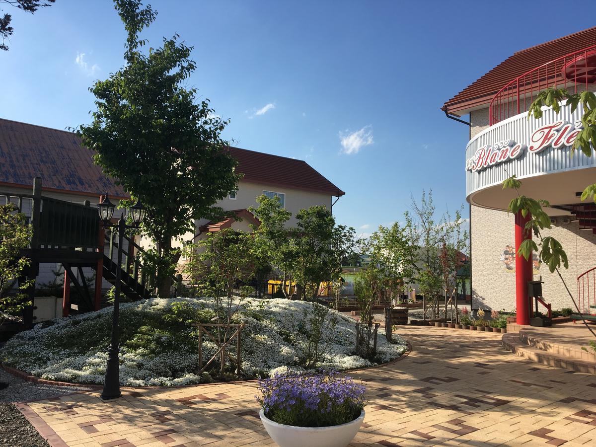Petit Hotel Blanc Fleur Nakafurano Экстерьер фото